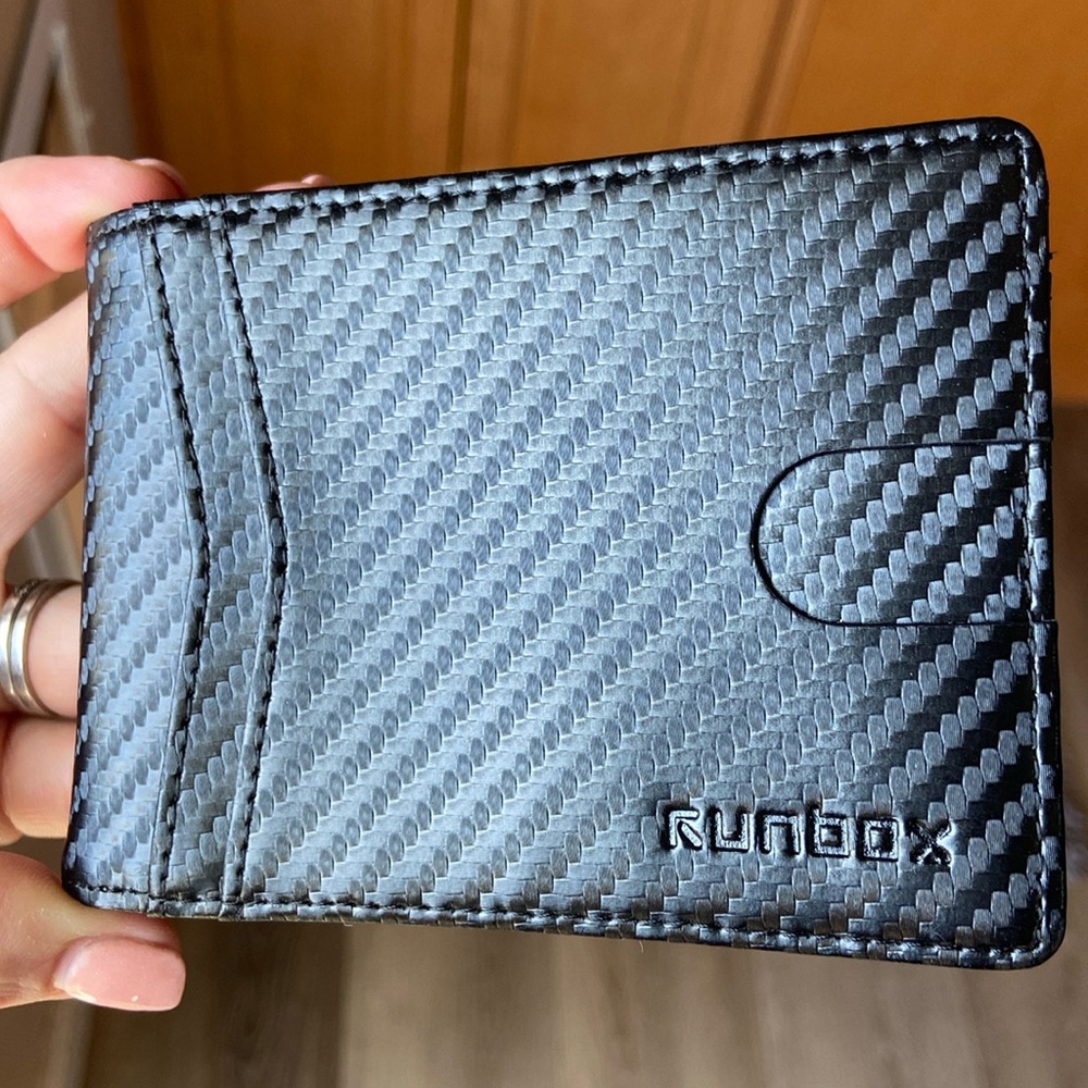 Sleek mens black carbon RFID protection wallet